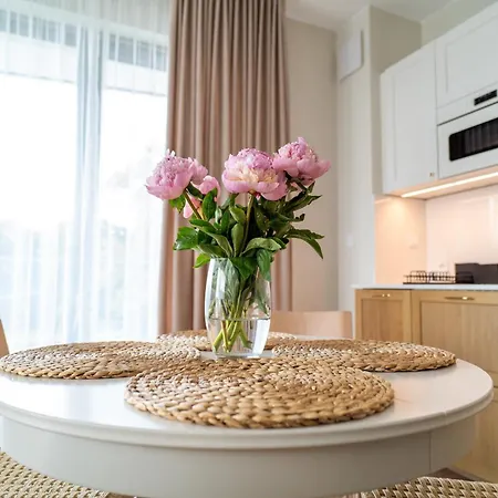 Amber & Calm Euronia 미엥지즈드로예