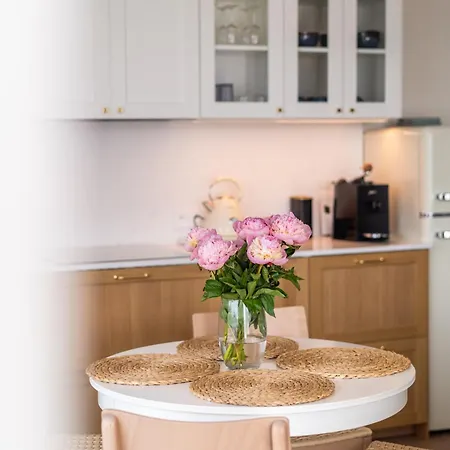 Amber & Calm Euronia 미엥지즈드로예